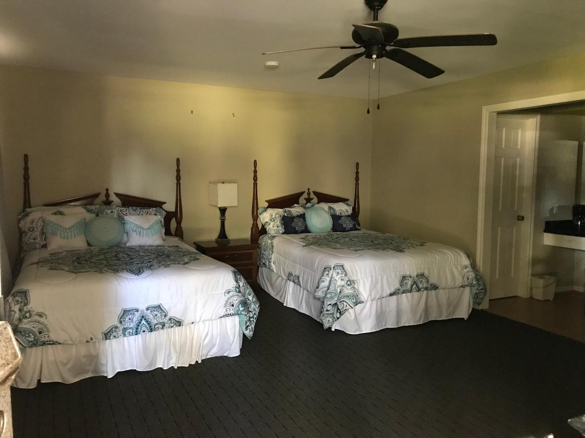 Columbia Lakes Hotel & Conference Center West Columbia ภายนอก รูปภาพ