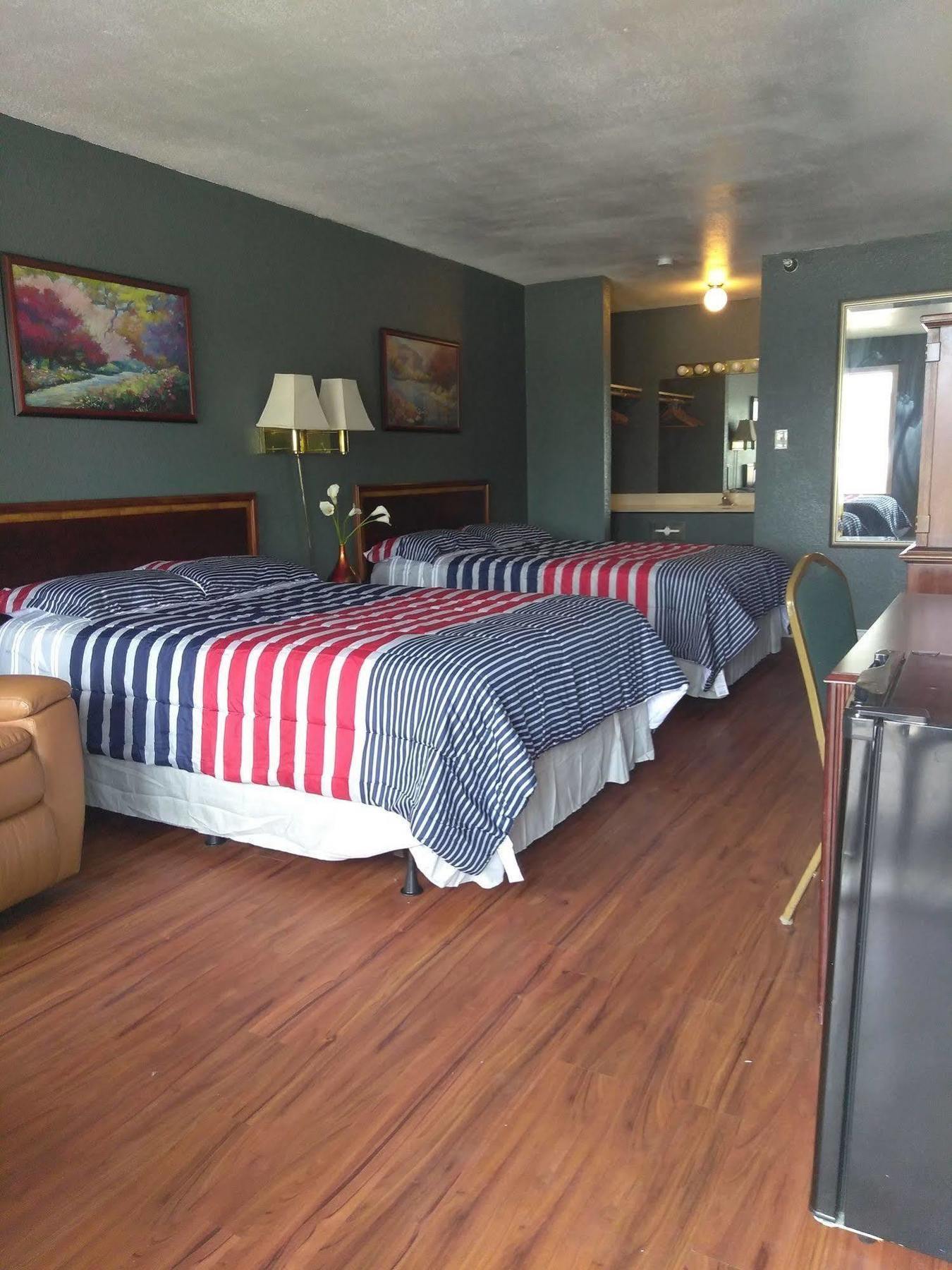 Columbia Lakes Hotel & Conference Center West Columbia ภายนอก รูปภาพ
