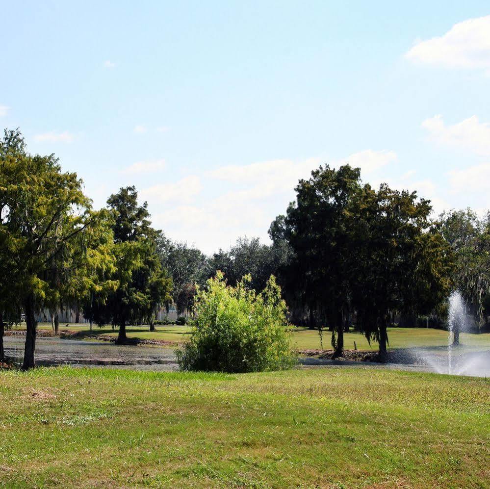 Columbia Lakes Hotel & Conference Center West Columbia ภายนอก รูปภาพ